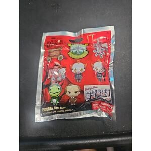 IT Welcome To Derry Figural Bag Clip Keychain - Pennywise Wagon